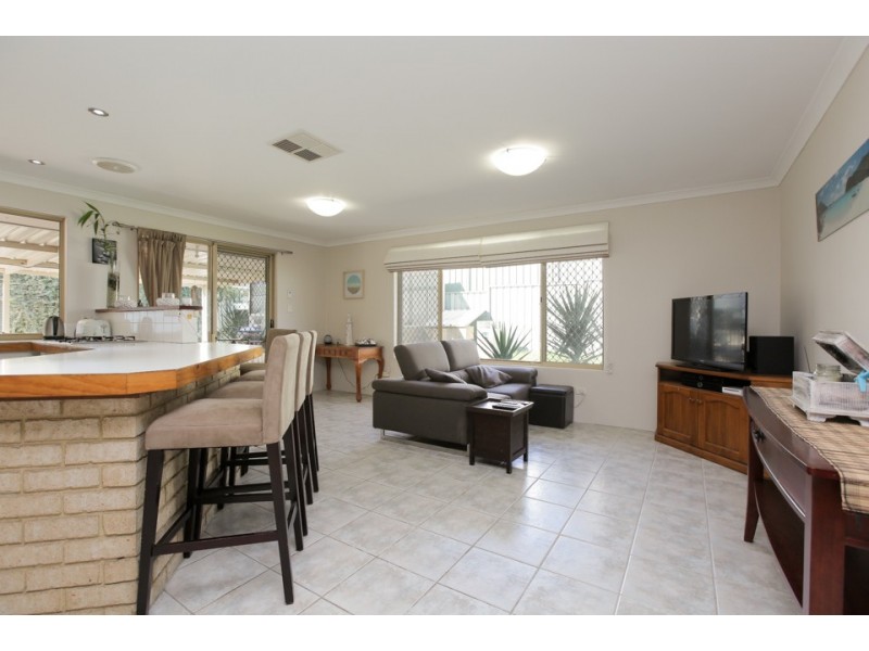 15 Serpentine Gardens, Clarkson WA 6030