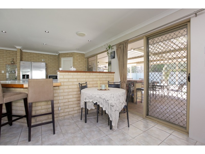 15 Serpentine Gardens, Clarkson WA 6030