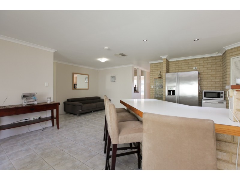 15 Serpentine Gardens, Clarkson WA 6030