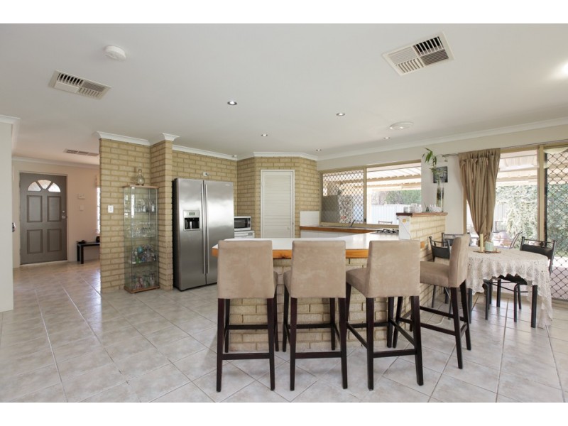 15 Serpentine Gardens, Clarkson WA 6030