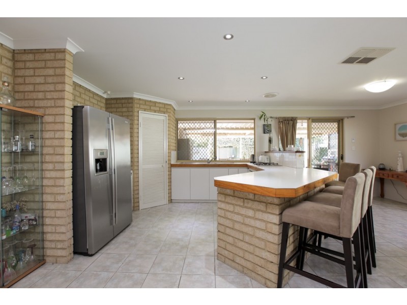 15 Serpentine Gardens, Clarkson WA 6030