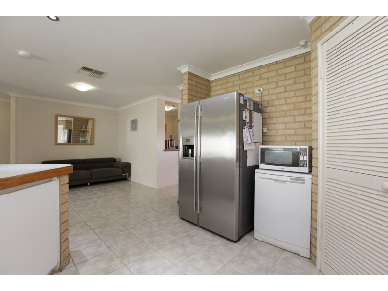 15 Serpentine Gardens, Clarkson WA 6030