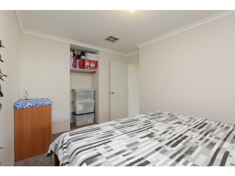 15 Serpentine Gardens, Clarkson WA 6030