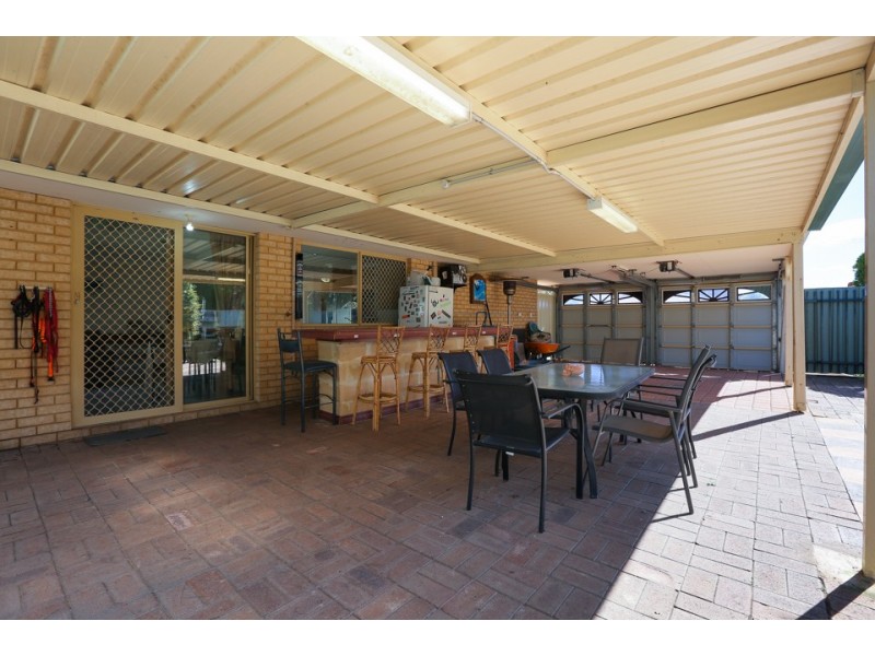 15 Serpentine Gardens, Clarkson WA 6030