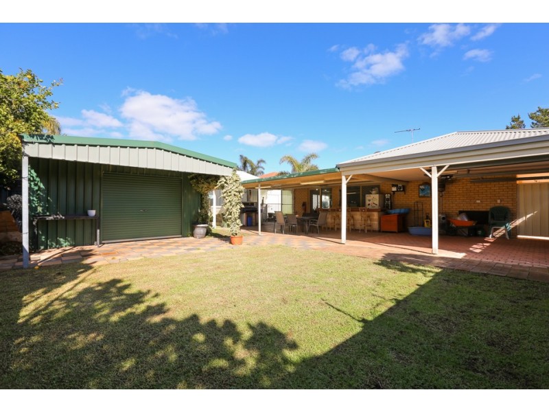 15 Serpentine Gardens, Clarkson WA 6030