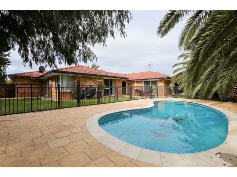 3 Caldera Close, Mindarie WA 6030