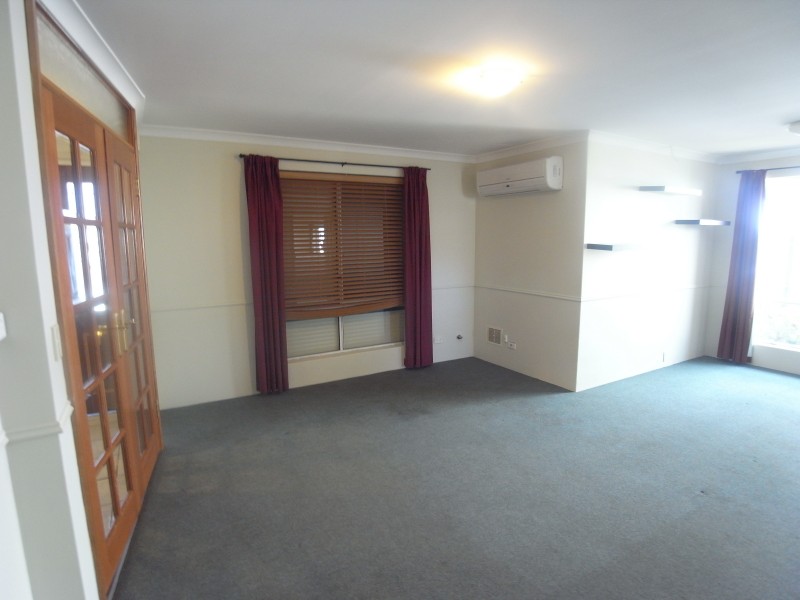 6 Harcus Retreat, Merriwa WA 6030