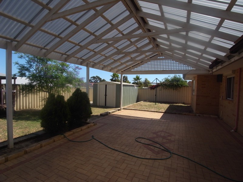 6 Harcus Retreat, Merriwa WA 6030