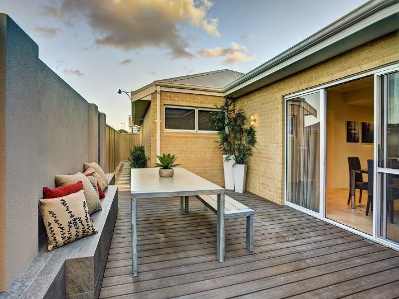 12 Newmarket Parade, Butler WA 6036