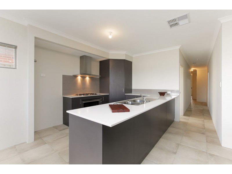 3 Fulvous Loop, Eglinton WA 6034