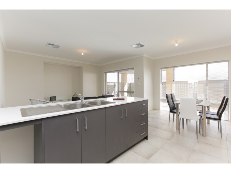 3 Fulvous Loop, Eglinton WA 6034