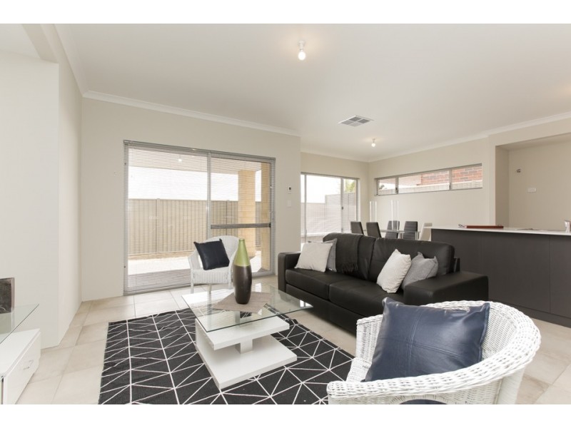 3 Fulvous Loop, Eglinton WA 6034
