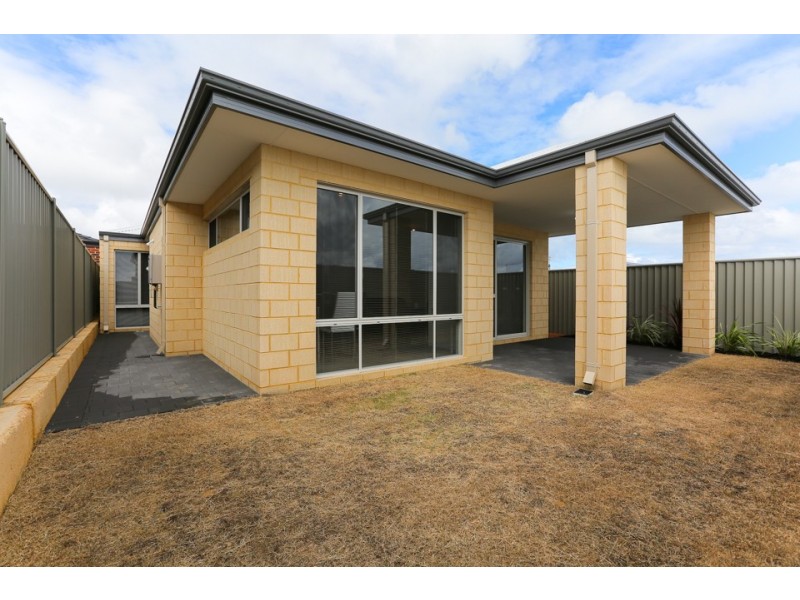 3 Fulvous Loop, Eglinton WA 6034