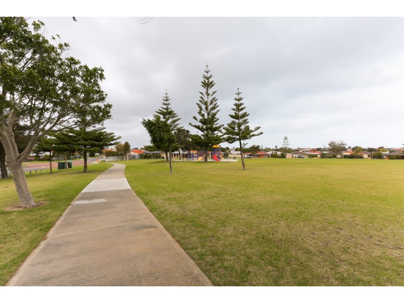 60 Christian Circle, Quinns Rocks WA 6030