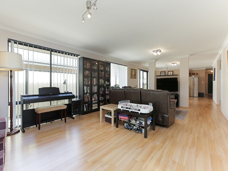 74 Cherokee Green, Clarkson WA 6030