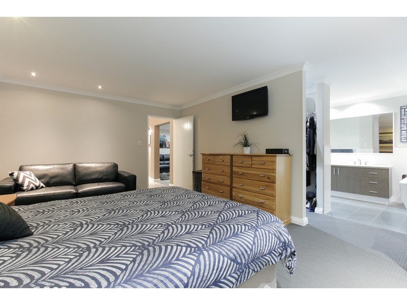 57 Selkirk Drive, Kinross WA 6028