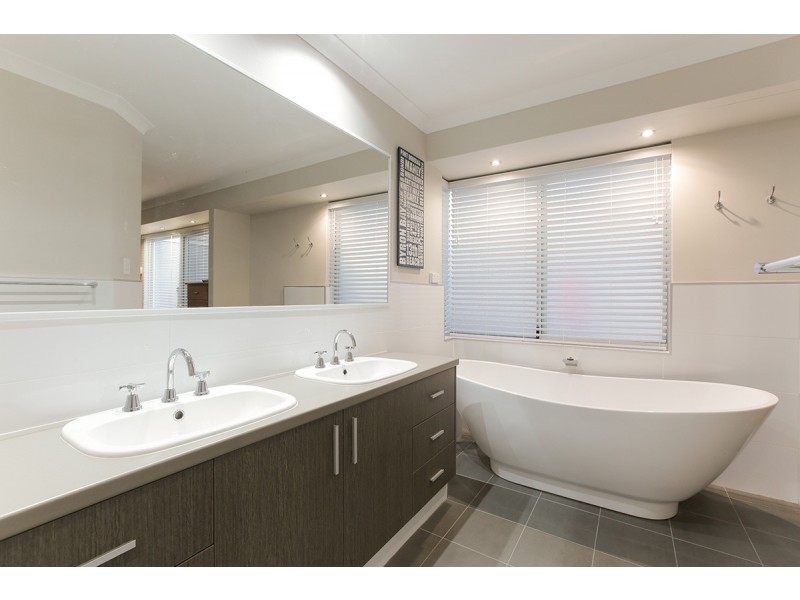 57 Selkirk Drive, Kinross WA 6028