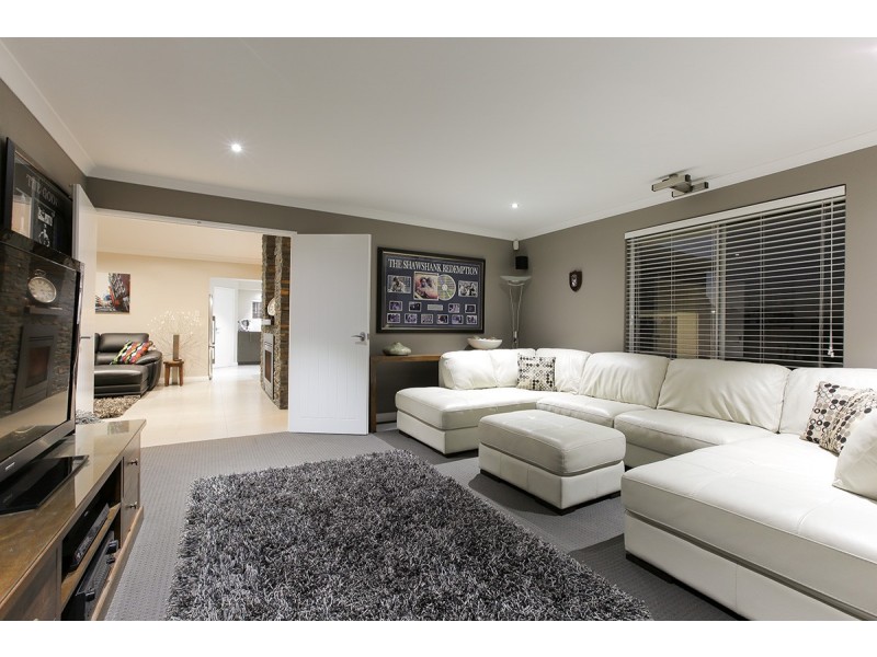 57 Selkirk Drive, Kinross WA 6028