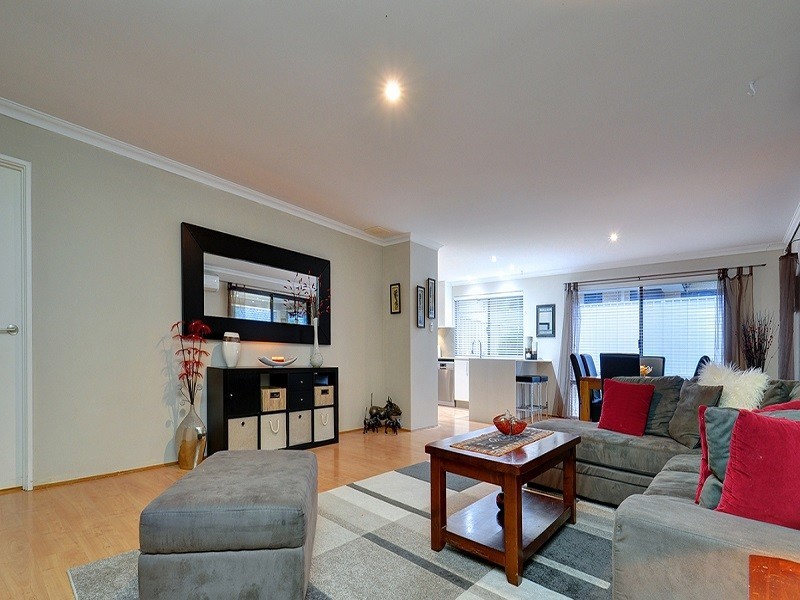 17 Mulgrave Loop, Mindarie WA 6030