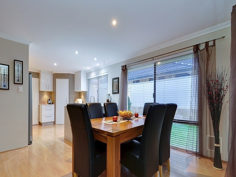 17 Mulgrave Loop, Mindarie WA 6030