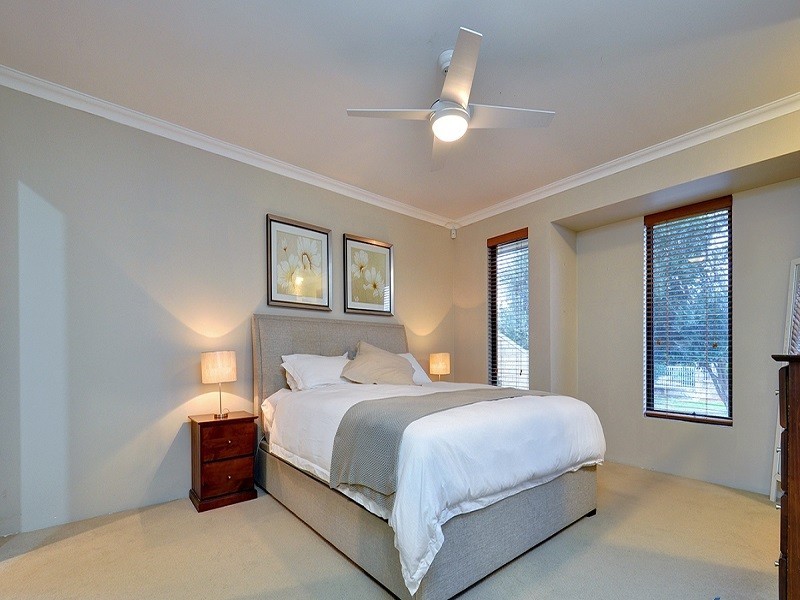 17 Mulgrave Loop, Mindarie WA 6030