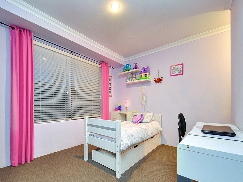 17 Mulgrave Loop, Mindarie WA 6030