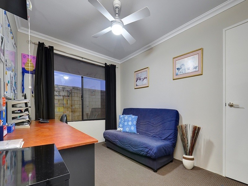 17 Mulgrave Loop, Mindarie WA 6030