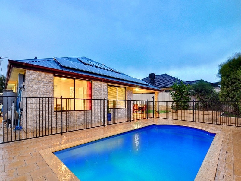 17 Mulgrave Loop, Mindarie WA 6030