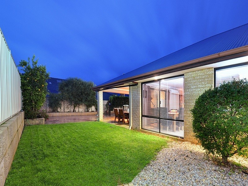 17 Mulgrave Loop, Mindarie WA 6030