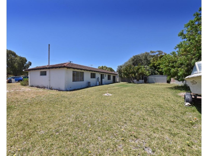 18 Preston Court, Two Rocks WA 6037