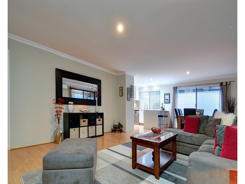 17 Mulgrave Loop, Mindarie WA 6030