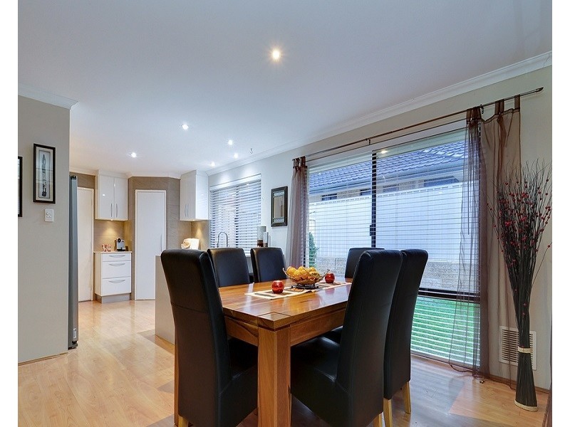 17 Mulgrave Loop, Mindarie WA 6030