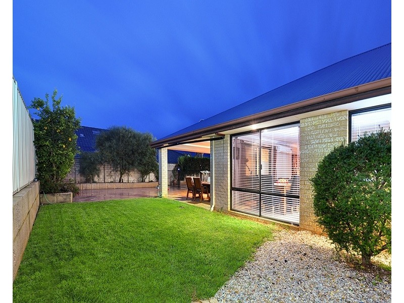 17 Mulgrave Loop, Mindarie WA 6030