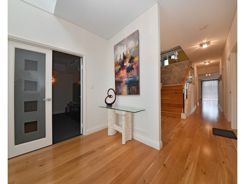 11 Seabird Bend, Jindalee WA 6036