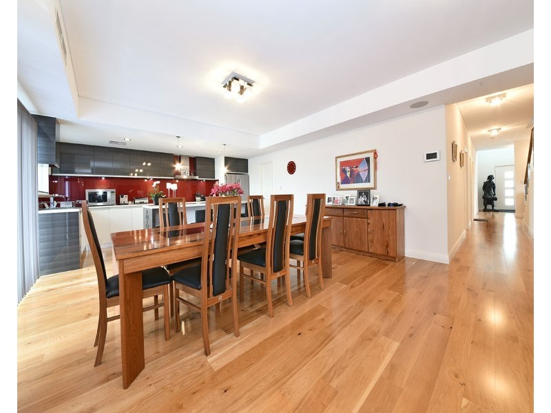 11 Seabird Bend, Jindalee WA 6036