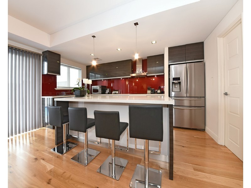 11 Seabird Bend, Jindalee WA 6036