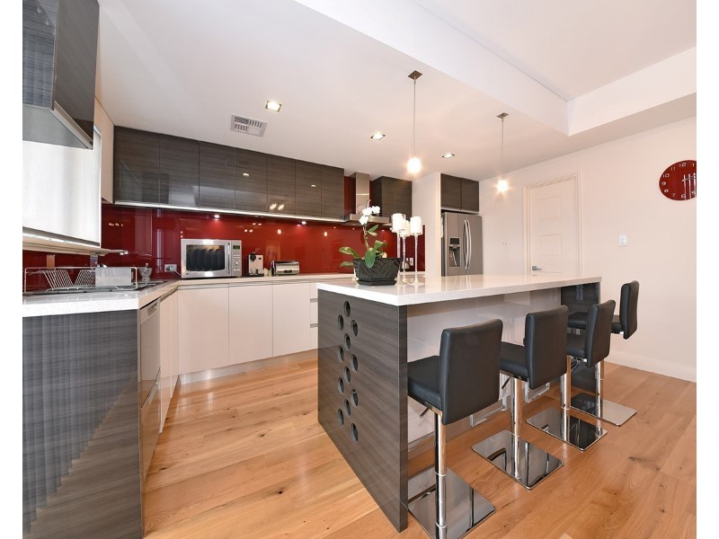 11 Seabird Bend, Jindalee WA 6036