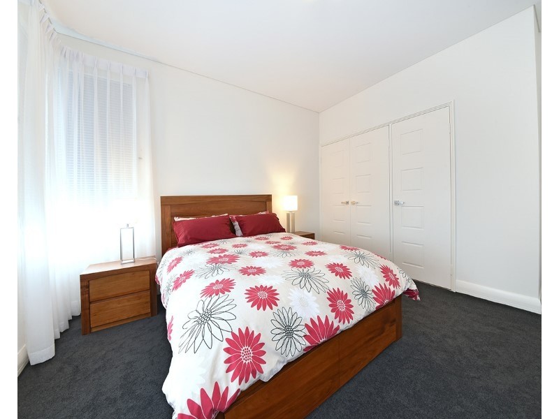 11 Seabird Bend, Jindalee WA 6036