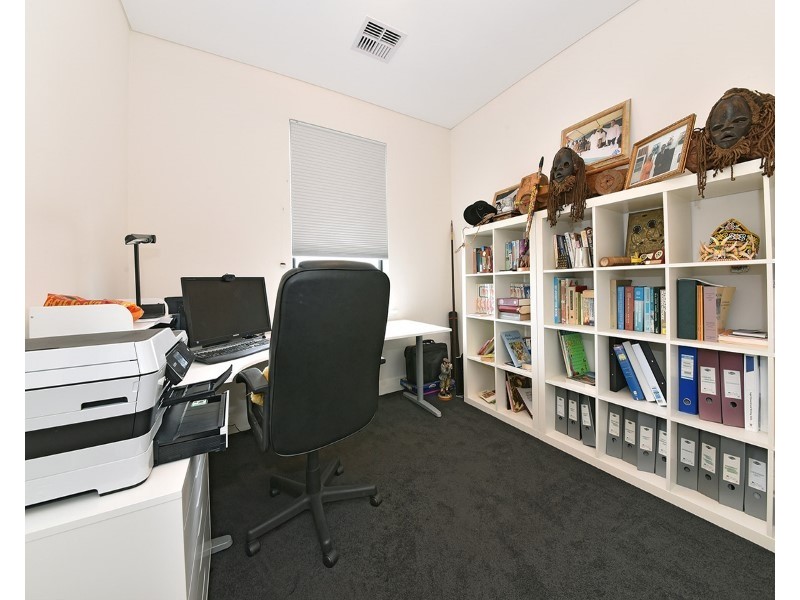 11 Seabird Bend, Jindalee WA 6036