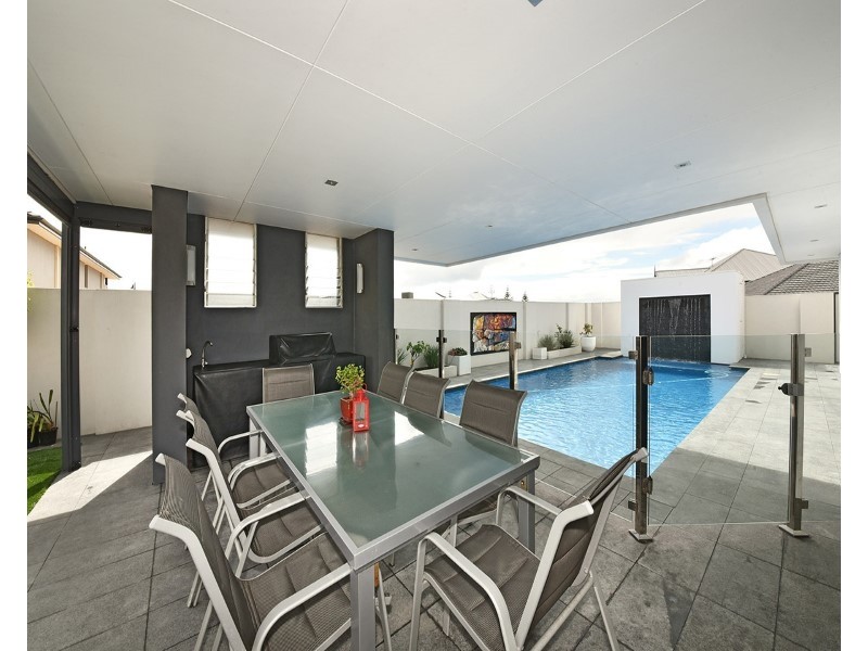 11 Seabird Bend, Jindalee WA 6036