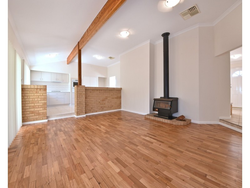 26 Pacific Way, Beldon WA 6027