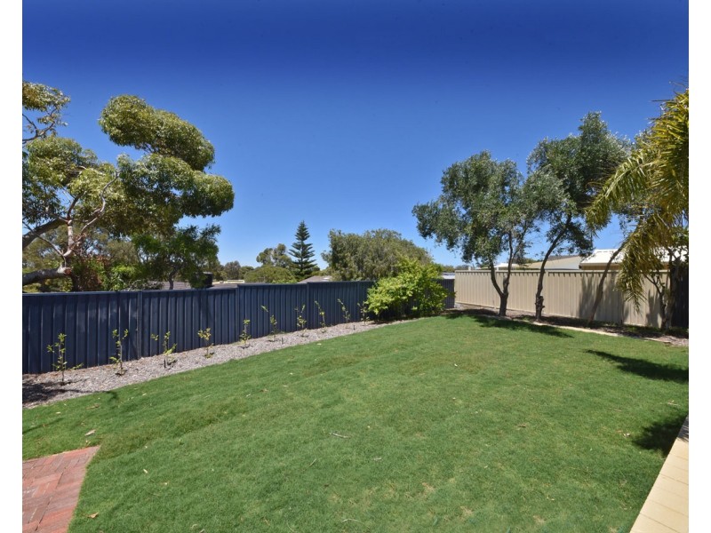 26 Pacific Way, Beldon WA 6027