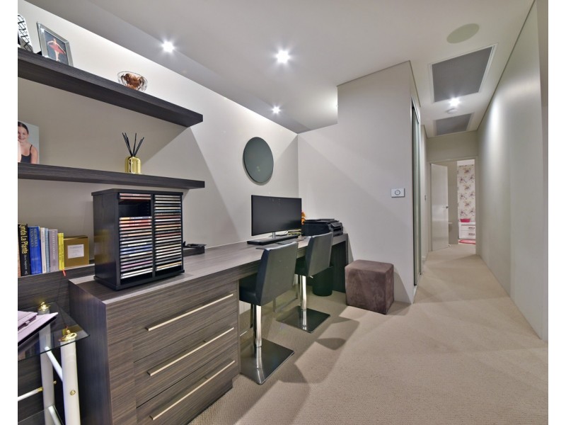 6 Belii Lane, Jindalee WA 6036