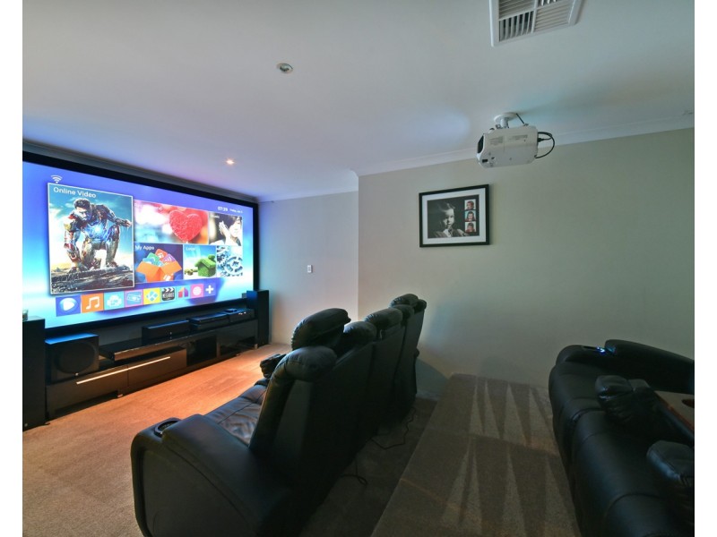 60 Stonehaven Parade, Kinross WA 6028