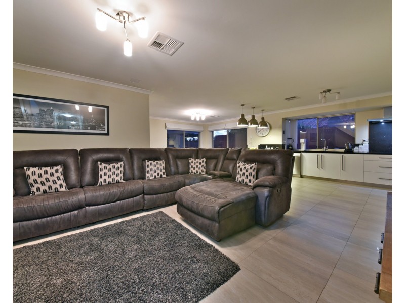 60 Stonehaven Parade, Kinross WA 6028