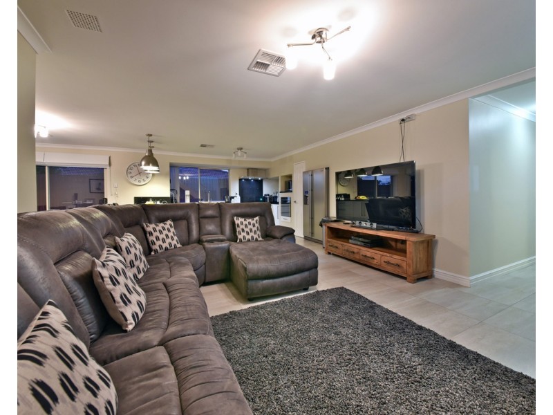 60 Stonehaven Parade, Kinross WA 6028