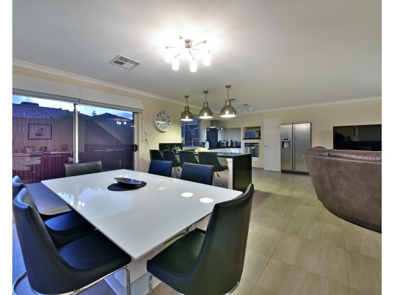 60 Stonehaven Parade, Kinross WA 6028