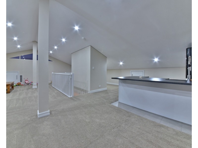 60 Stonehaven Parade, Kinross WA 6028