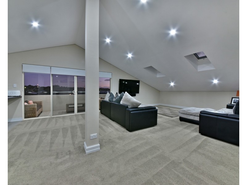 60 Stonehaven Parade, Kinross WA 6028