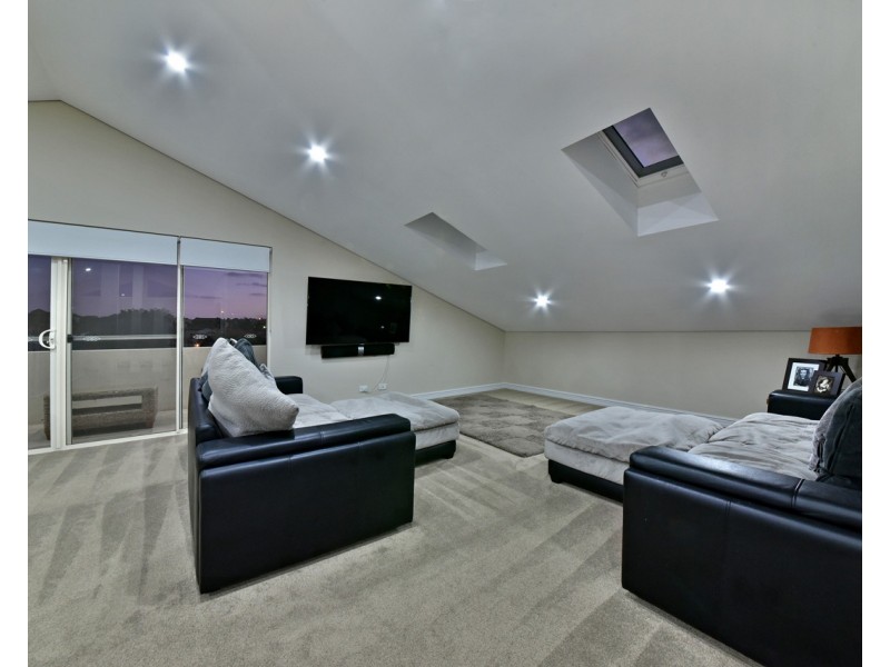 60 Stonehaven Parade, Kinross WA 6028